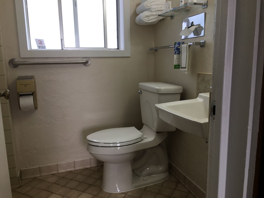Southsider Motel - photo 12