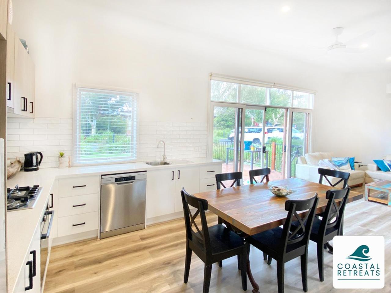 The Purple Hen Hideaway Resort in Cowes, Australia