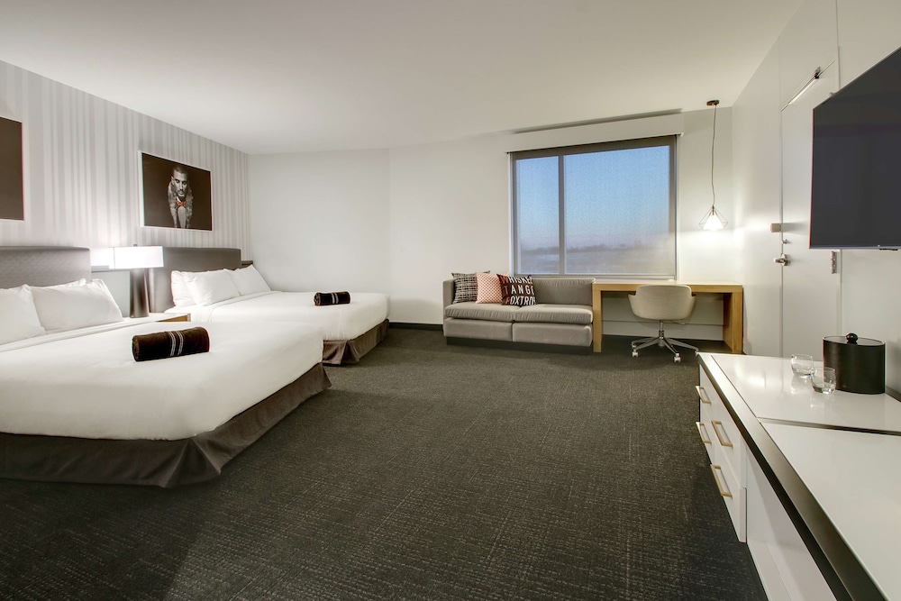 The Rose Chicago Tapestry Collection by Hilton - photo 15