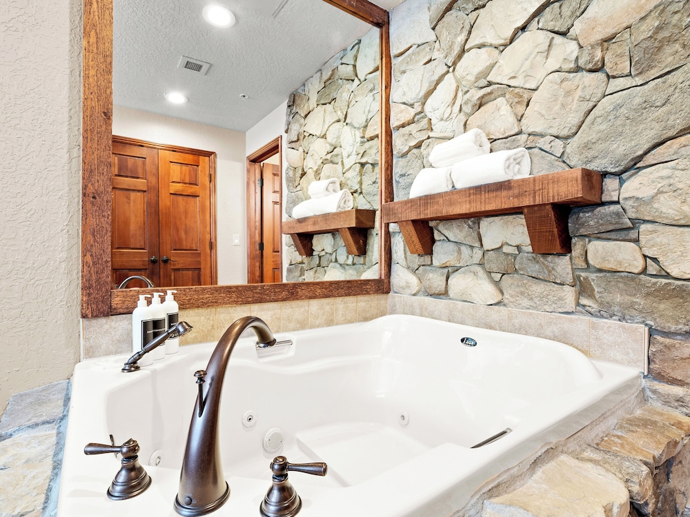 Canyons Village Condos by All Seasons Resort Lodging - photo 68
