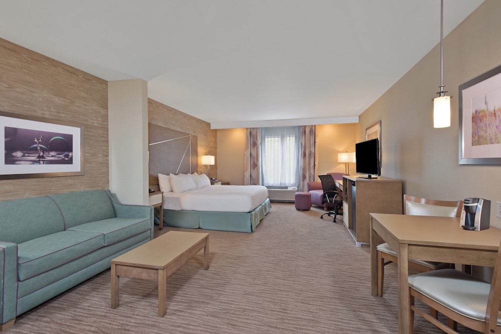 Holiday Inn Express & Suites New Cumberland by IHG - photo 16