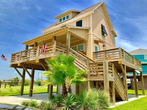 Fun filled Luxury Beach Vacation Experience Family Friendly Quiet Cul De Sac in Bolivar Peninsula, United States