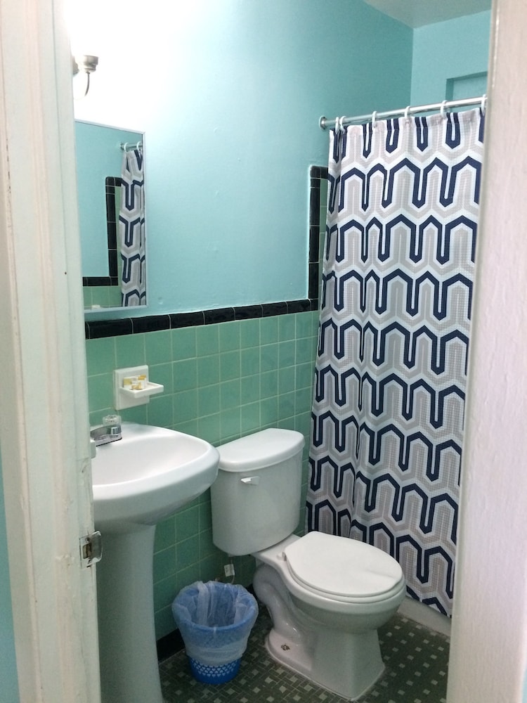 Skylark Motel - photo 16