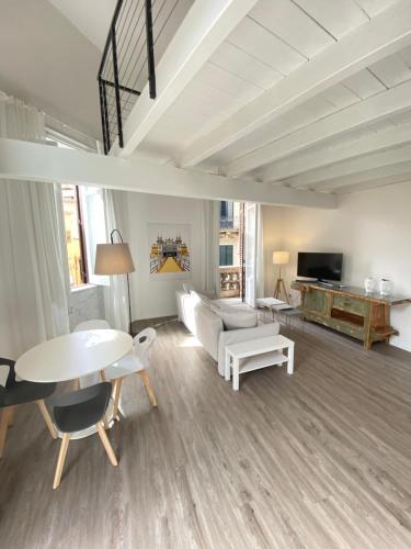 SuiteInPalermo appartamenti in centro storico — 4-Star Luxury Hotel in Palermo, Italy