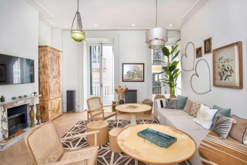 El Botones Nuevo Apartamento de DiseA o Barco — 4-Star Luxury Hotel in Madrid, Spain