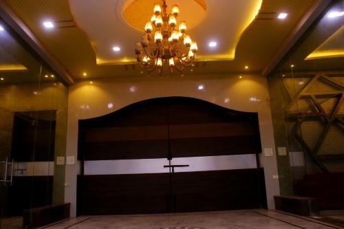 T P Garden and Hotel — hotel in Mainpuri