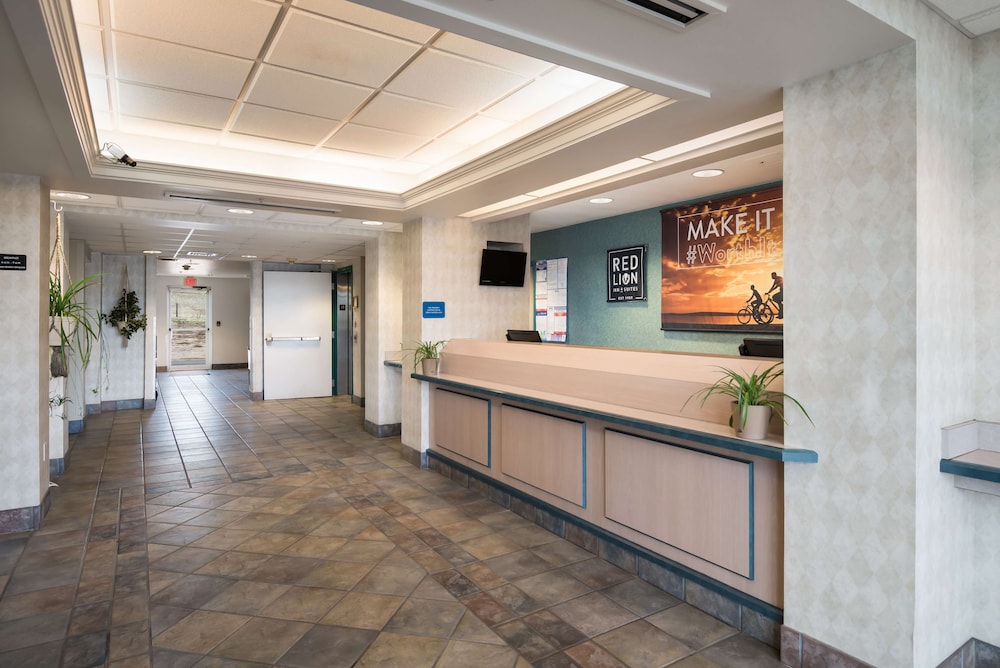 Red Lion Inn & Suites Butte - photo 2