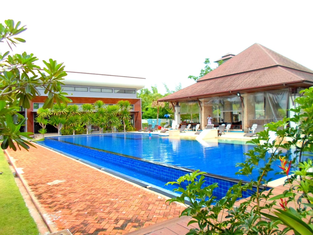 Naraya Riverside Resort in Surat Thani, Thailand