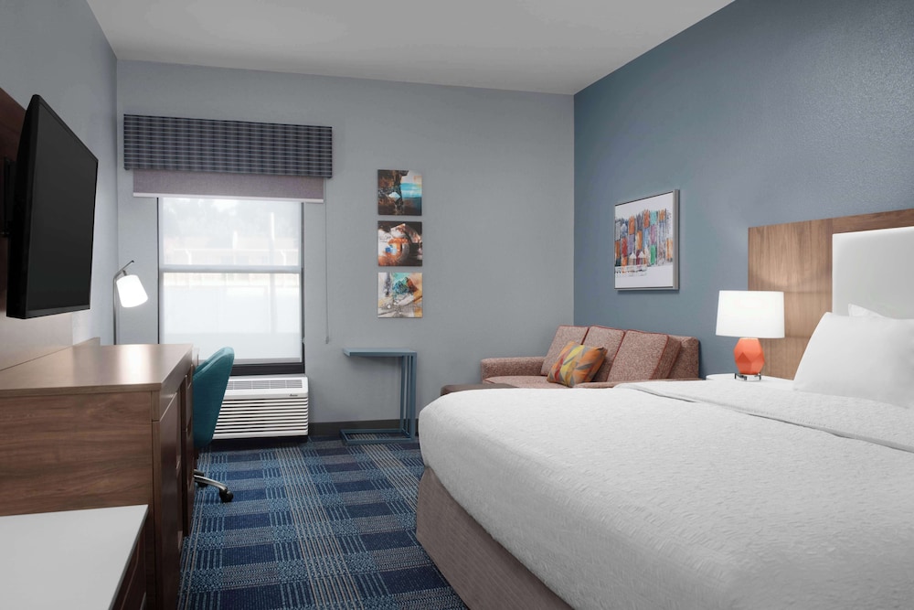 Hampton Inn Russellville - photo 13
