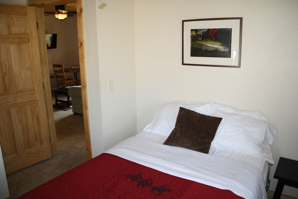 The Historic Wapiti Lodge - photo 58