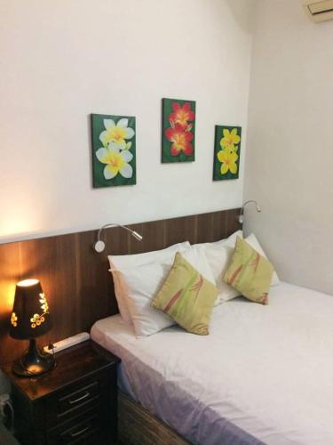Cozy Middle Room at Suria Kipark Damansara Homestay with Fully Equipped Kitchen and Laundry — 5-Star Luxury Hotel in Kuala Lumpur, Malaysia