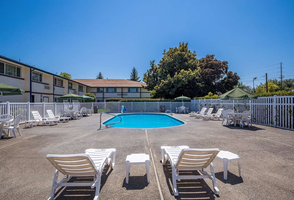 Quality Inn & Suites Medford Airport - photo 24