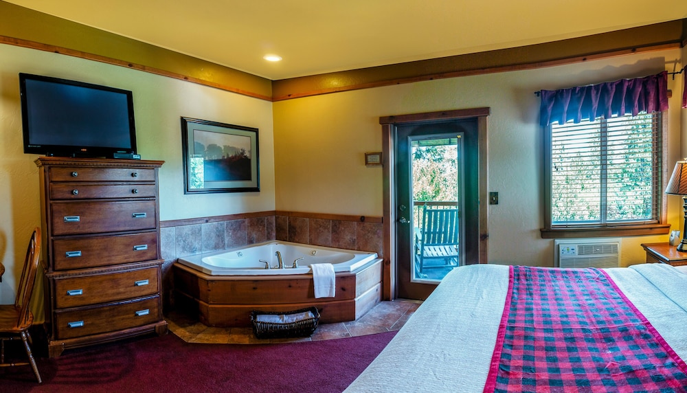 Callahan's Mountain Lodge - photo 23