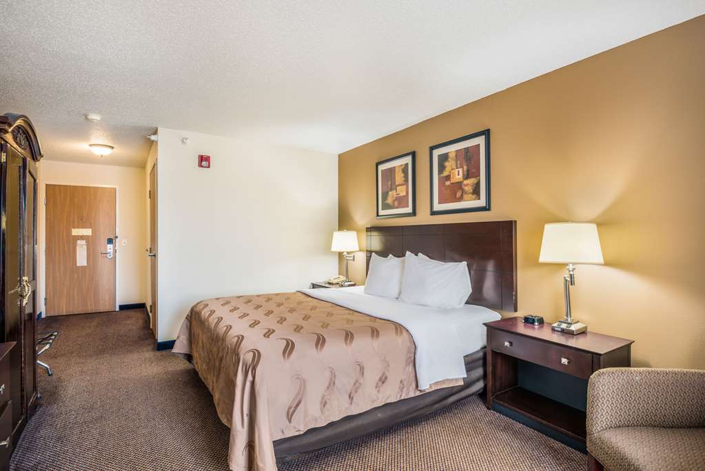 Quality Inn & Suites Eldridge Davenport North - photo 8