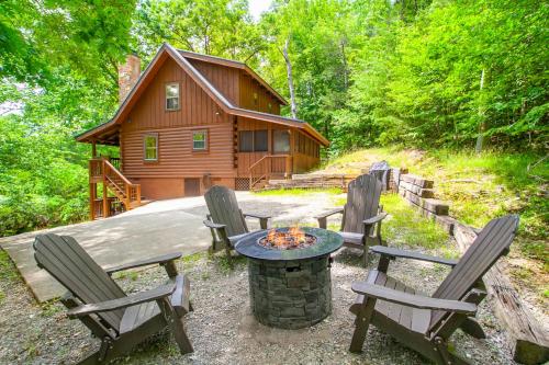 Secluded yet Close 2 All Hot Tub Pet friendly — 4-Star Luxury Hotel in Sevierville, United States
