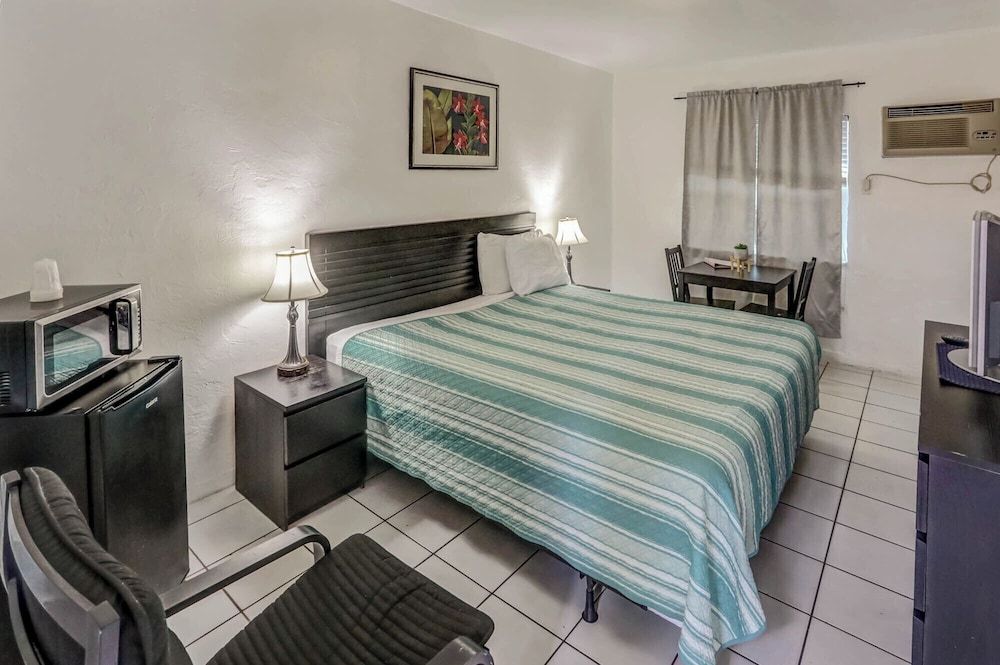 Richard's Motel - photo 20