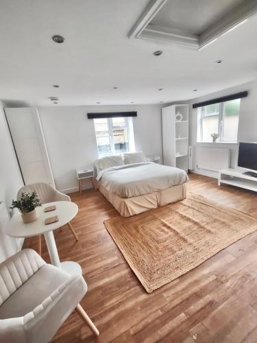 Studio flat in Goring-By-Sea, United Kingdom