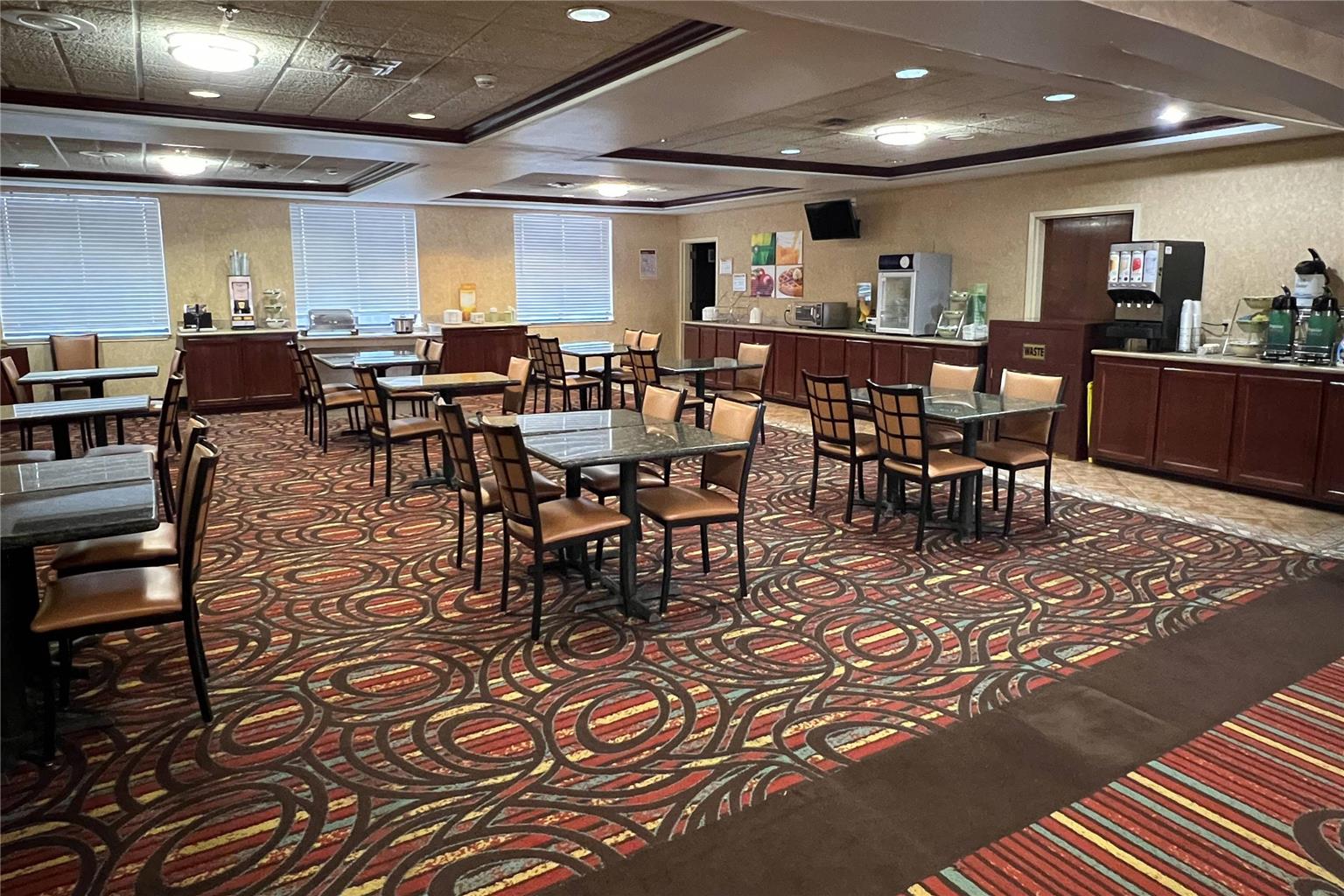 Quality Suites Midland North Loop 250 - photo 34