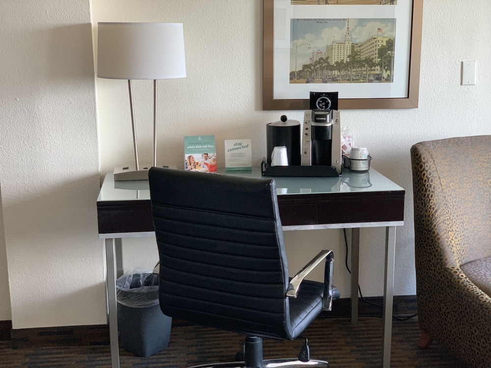 Holiday Inn Port of Miami Downtown Hotel - photo 27