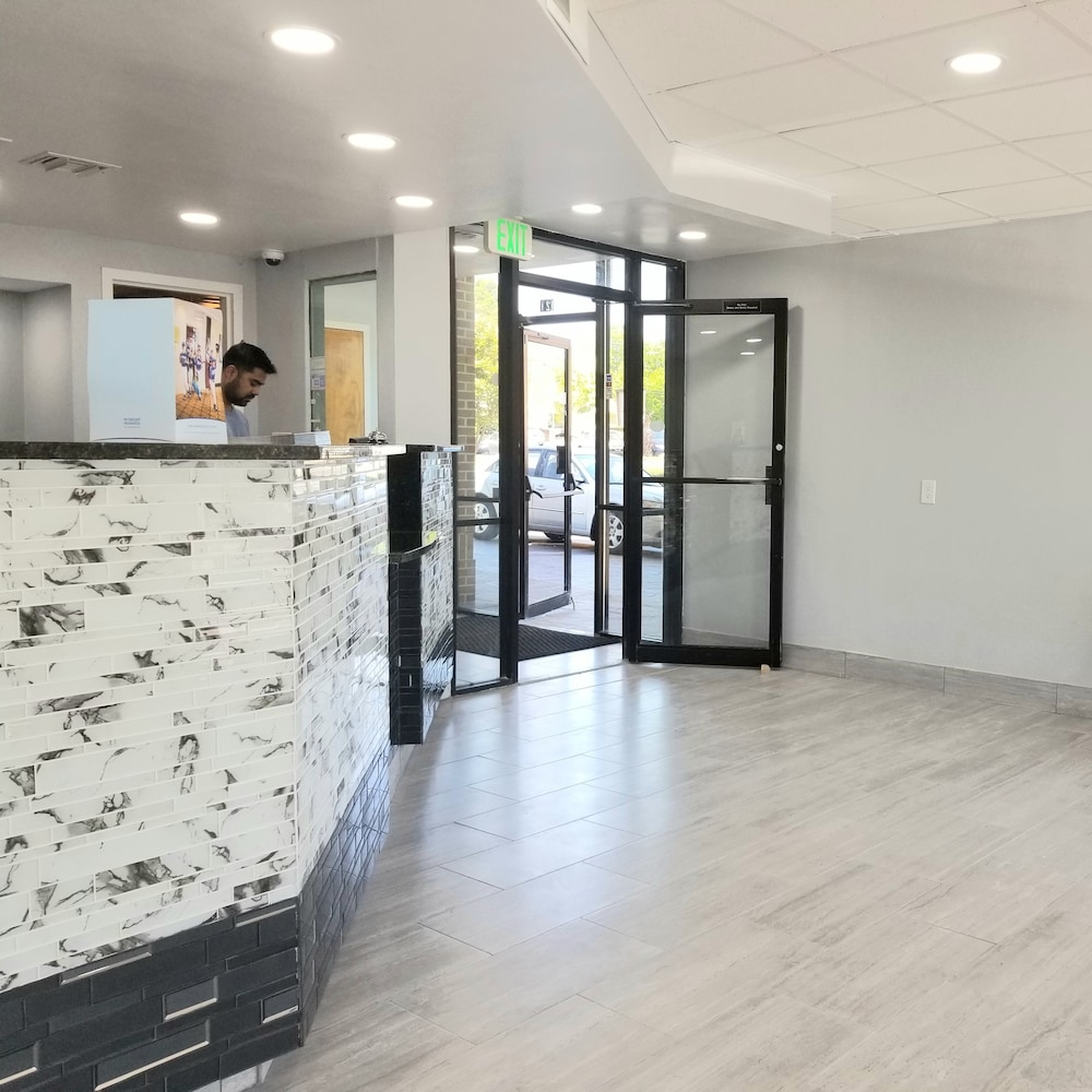 Days Inn by Wyndham Easley Greenville Clemson Area - photo 3