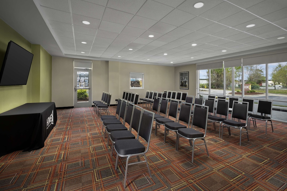 Home2 Suites by Hilton Jacksonville NC - photo 32