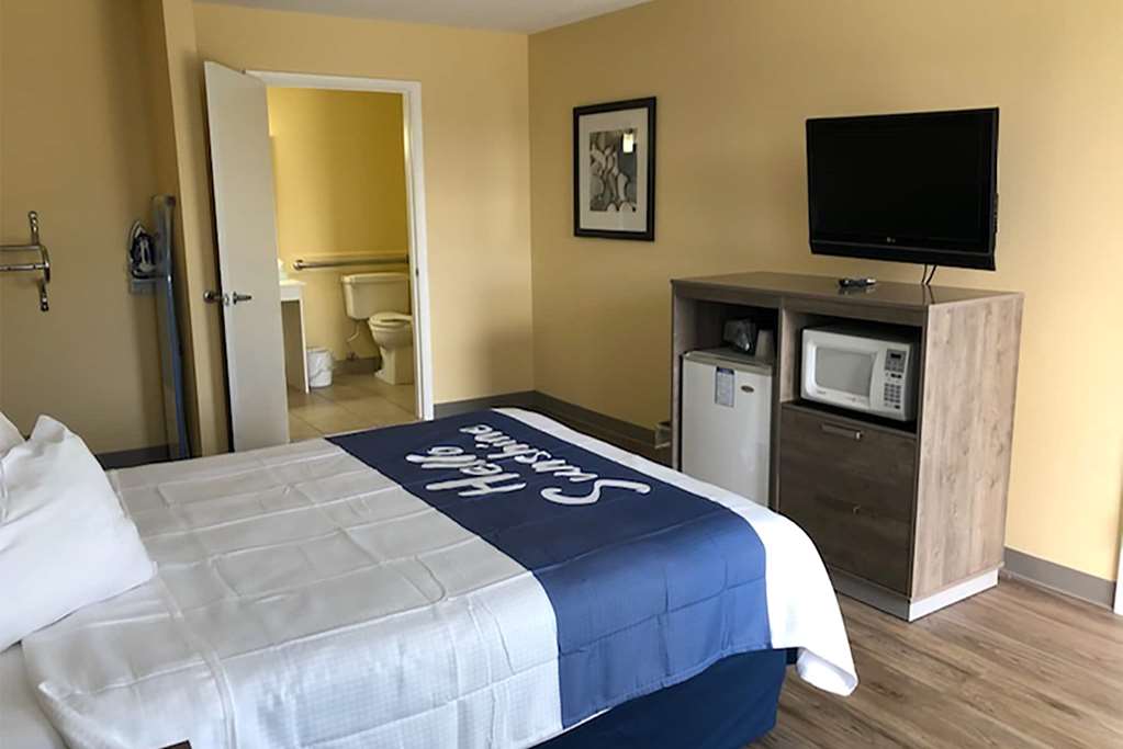Days Inn by Wyndham Cape Carteret near Emerald Isle - photo 9