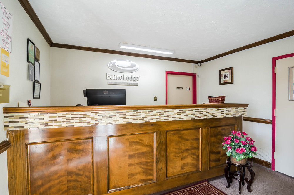 Econo Lodge Colonial - photo 25