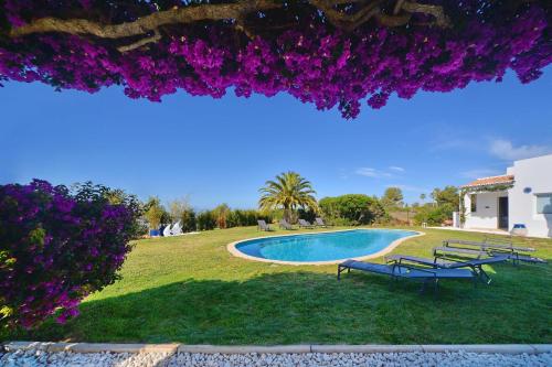 Luxuosa Villa Miramar Carvoeiro — 4-Star Luxury Hotel in Carvoeiro, Portugal