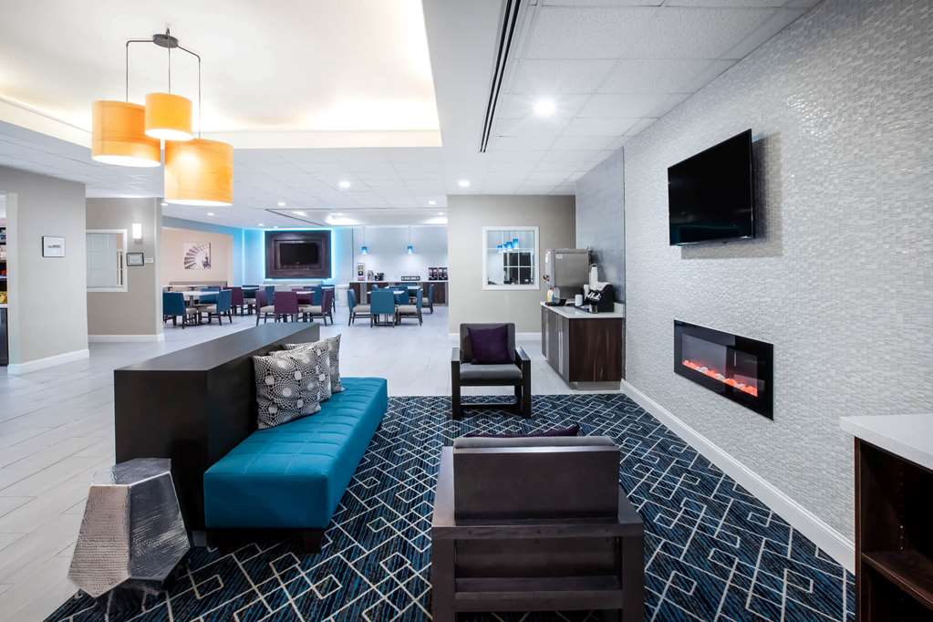 La Quinta Inn & Suites by Wyndham Lubbock North - photo 5