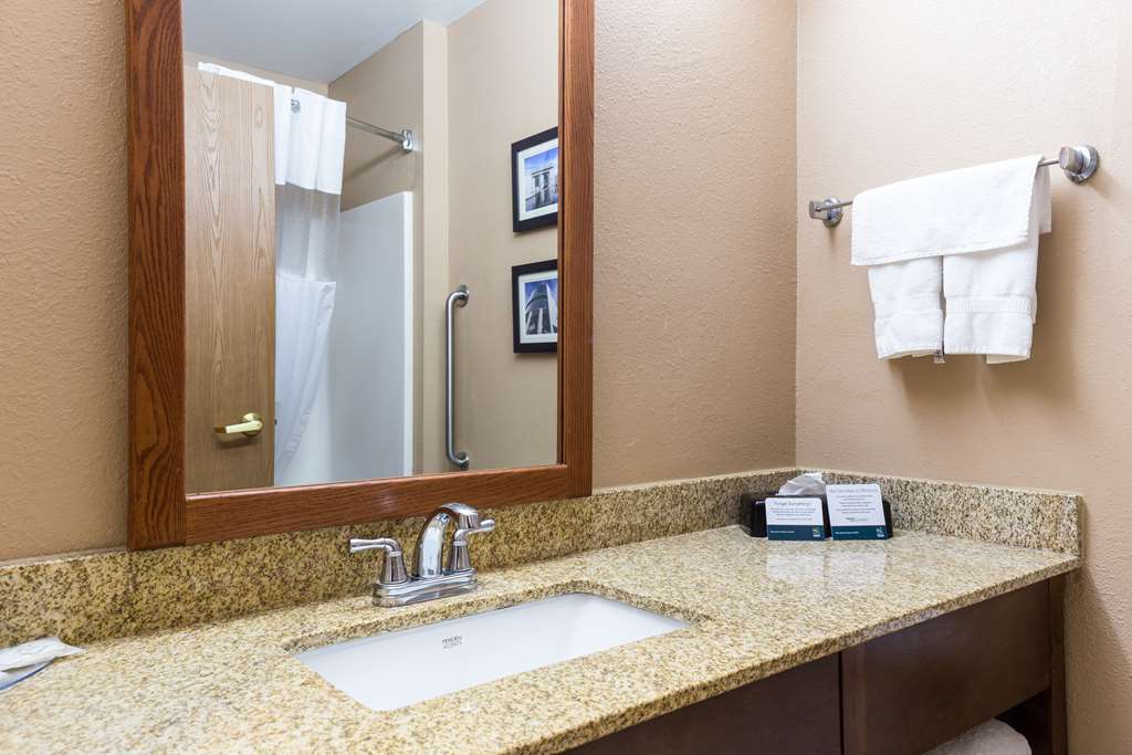Quality Inn I 70 Near Kansas Speedway - photo 28