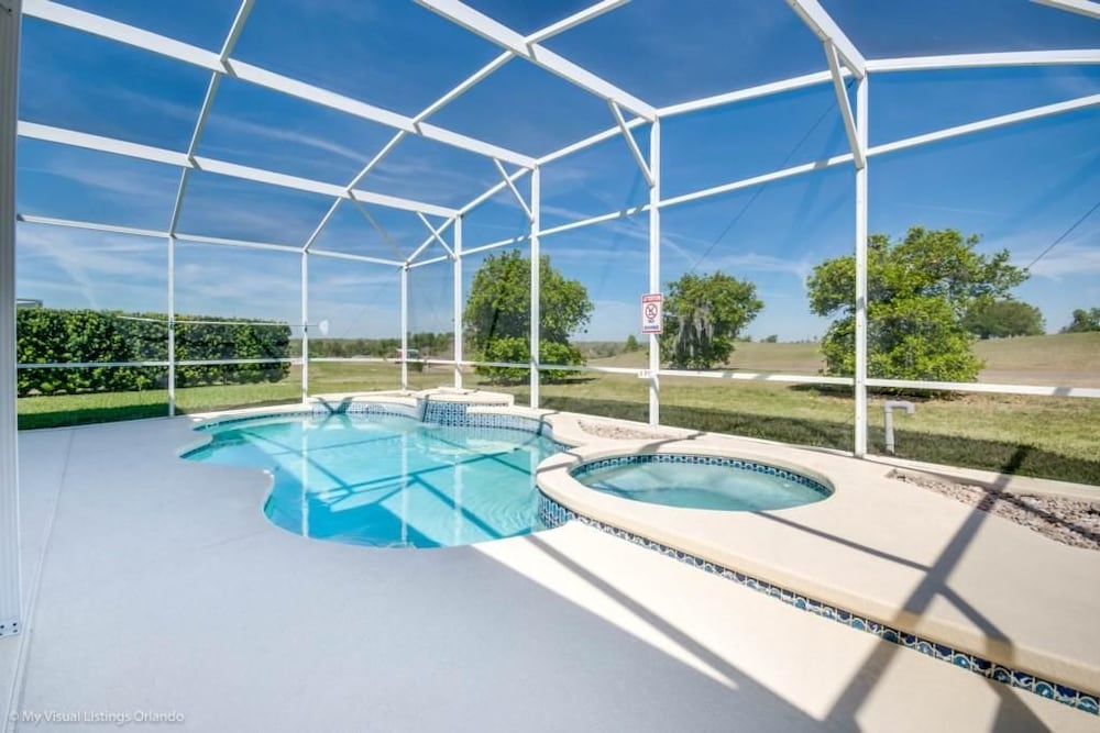 Amazing Pool 5 bed With spa and Games Room - photo 21