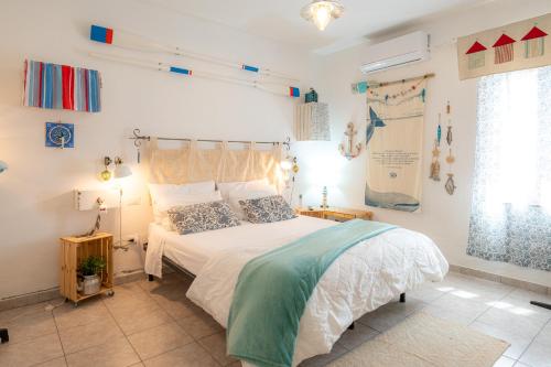 Casa Vacanze Domus De Mar — 4-Star Luxury Hotel in Stintino, Italy