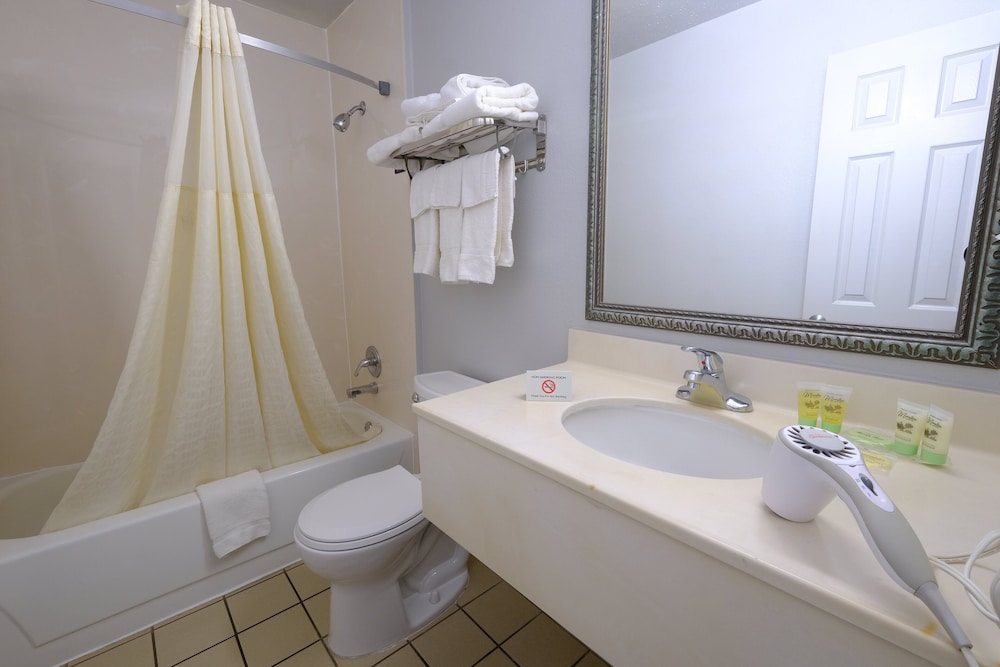 M star Hotel Searcy - photo 18