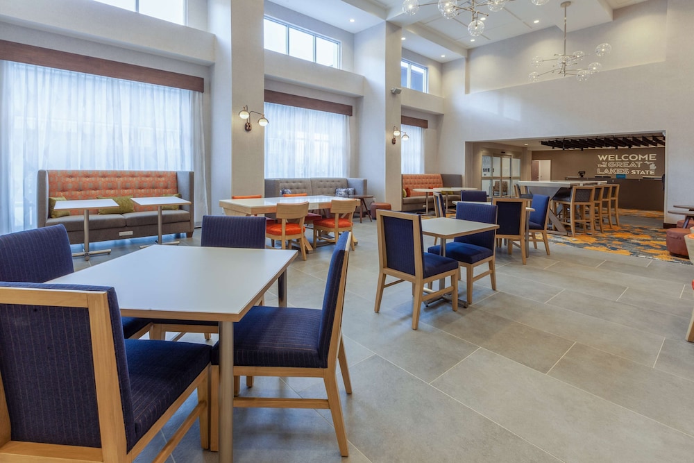 Hampton Inn & Suites Bloomfield Hills Detroit - photo 24