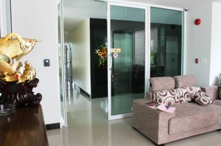 Santiphap Mansion - carbon neutral hotel in Phuket