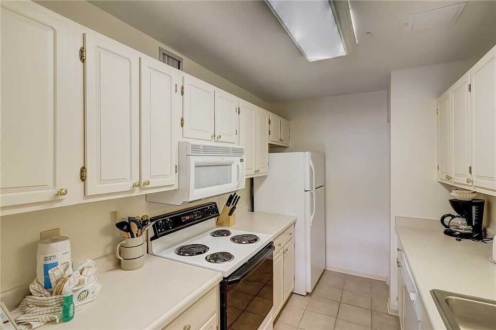 1044 Caravel Court at The Sea Pines Resort - photo 10
