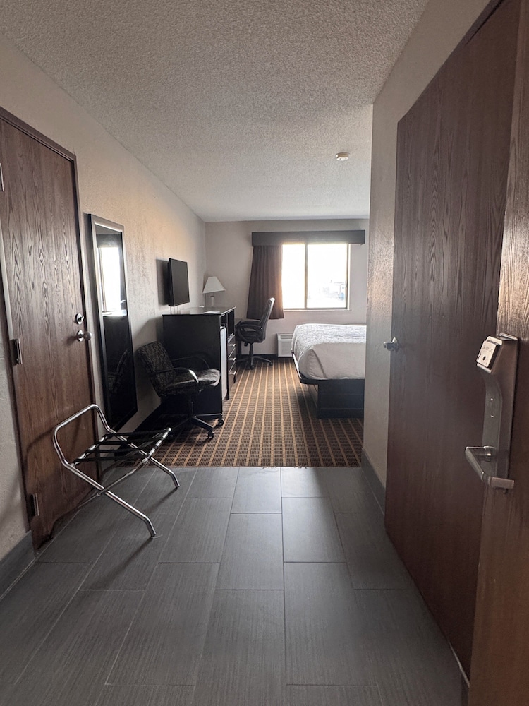 Baymont Inn & Suites by Wyndham Richmond - photo 8