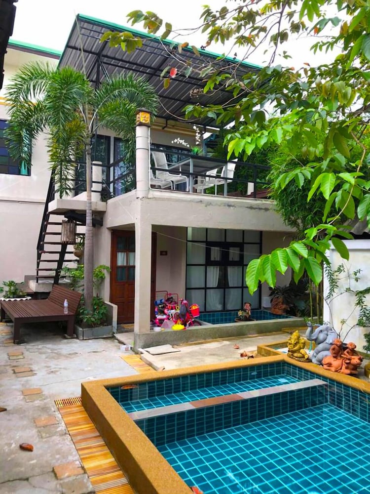 Lanta Complex - carbon neutral hotel in Ko Lanta