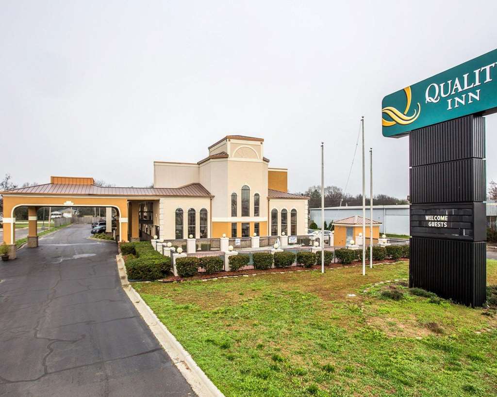 Quality Inn - carbon neutral hotel in Merritt