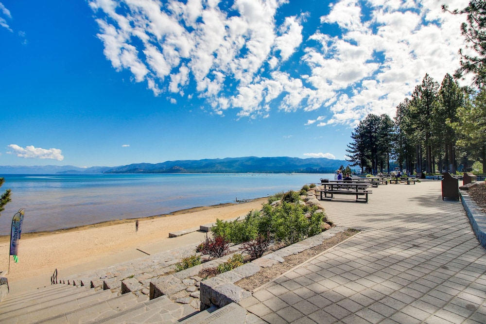 619 Lakefront - photo 80