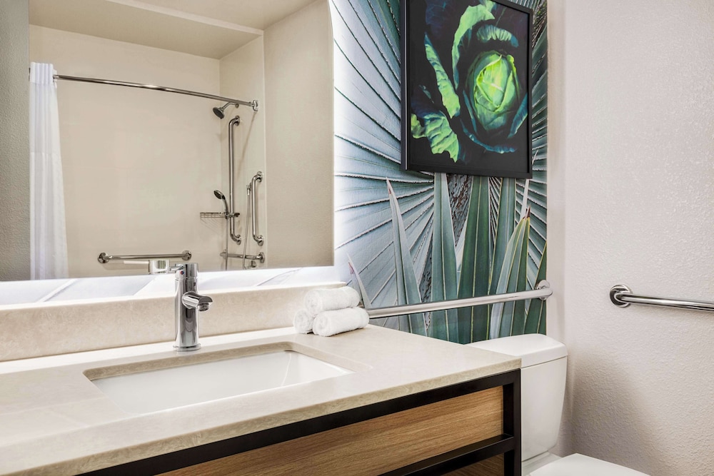 Hilton Garden Inn Monterey - photo 45