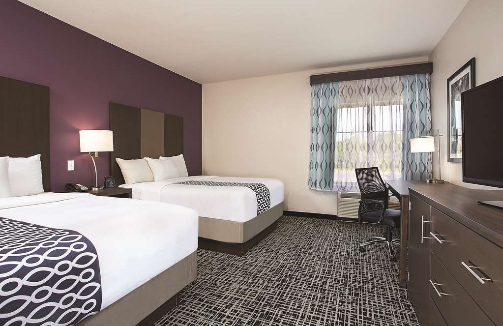 La Quinta Inn & Suites by Wyndham Chattanooga Lookout Mtn - photo 22