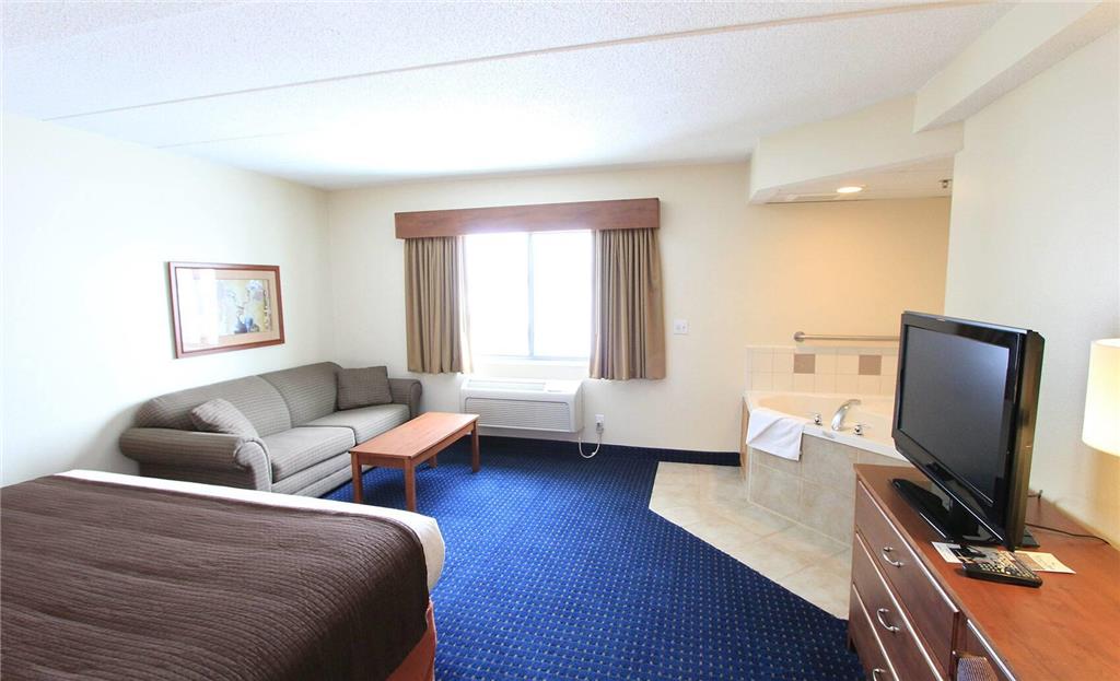 AmericInn by Wyndham Cedar Rapids Airport - photo 16