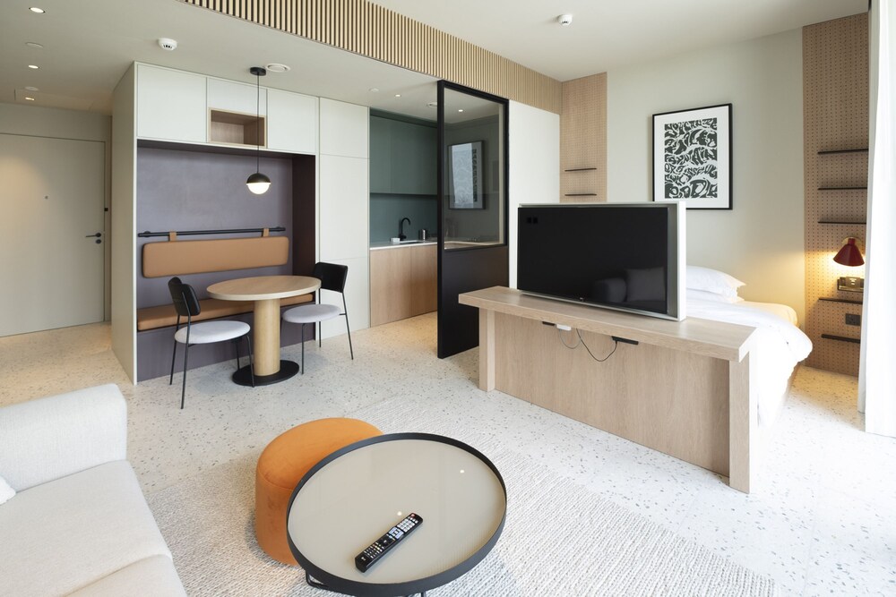 Snug Studio at Upside Living Business Travel Ready — 4-Star Luxury Hotel in Dubai, United Arab Emirates