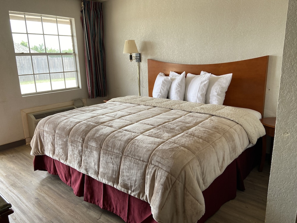 Colonial Inn - photo 10