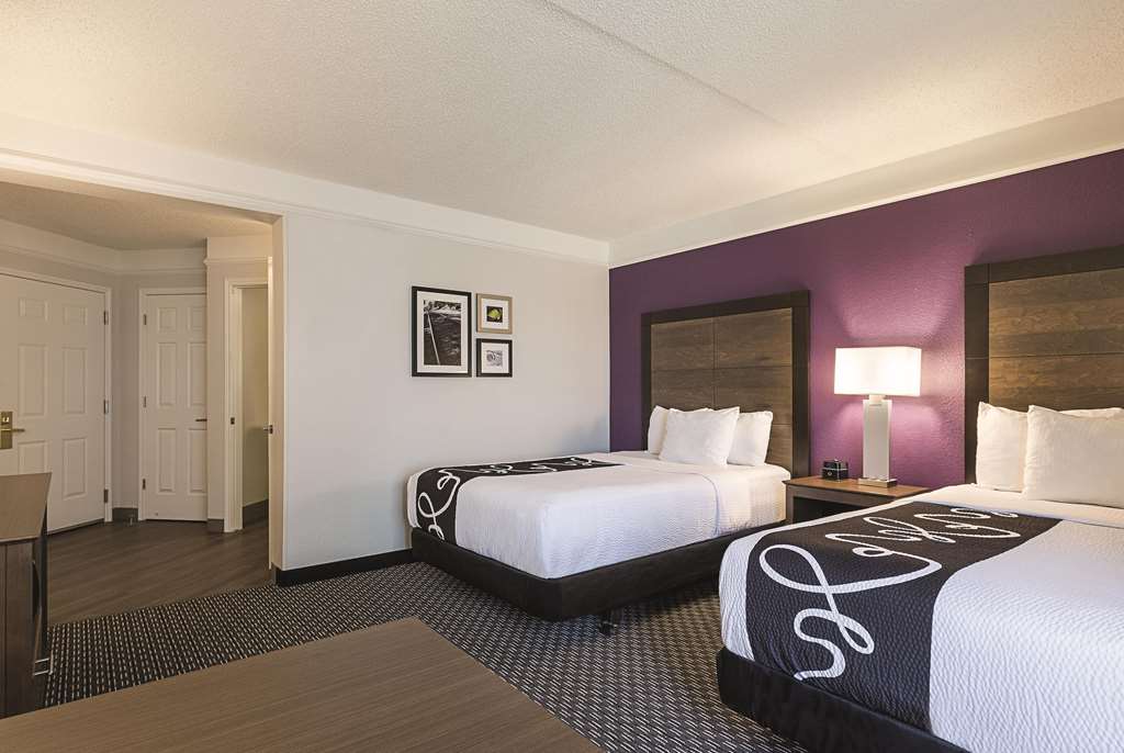La Quinta Inn & Suites by Wyndham Dallas Plano West - photo 20