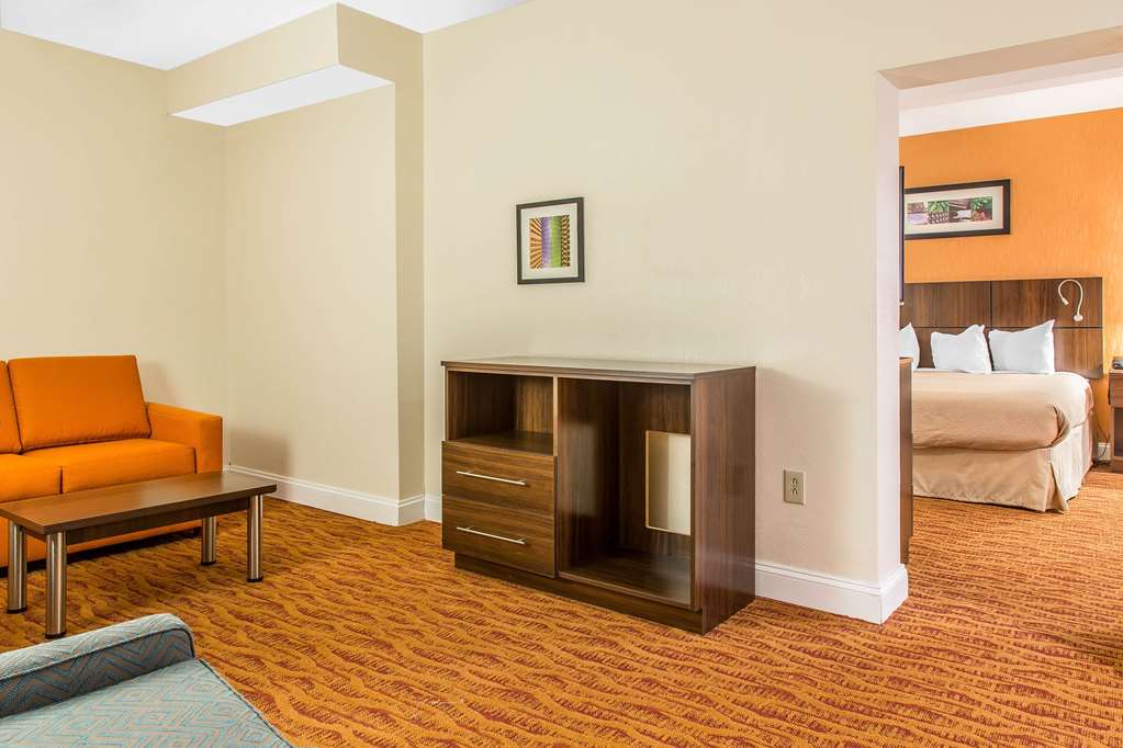 Quality Inn & Suites Middletown Newport - photo 19