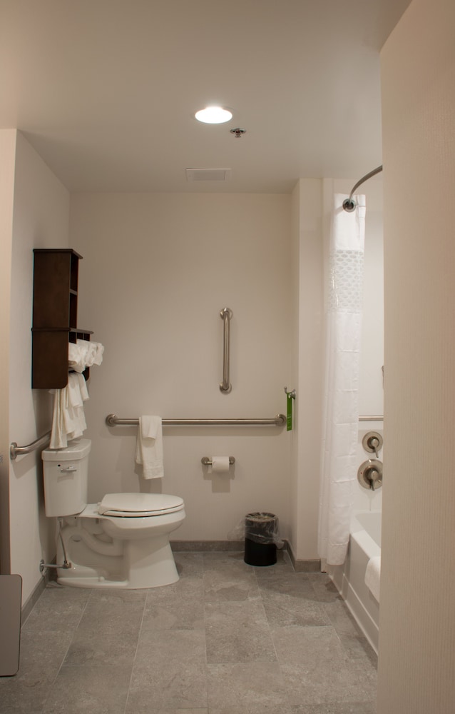 Hampton Inn & Suites Mishawaka South Bend at Heritage Square - photo 31