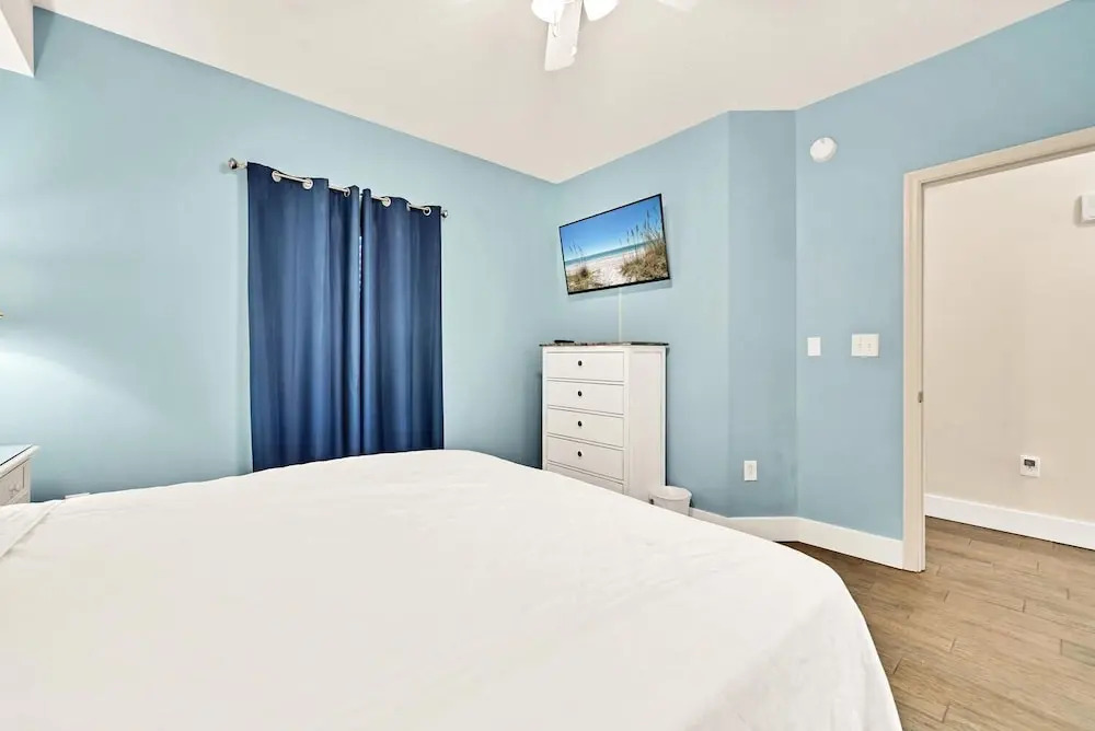 Majestic Beach Towers 1 1014 - photo 3
