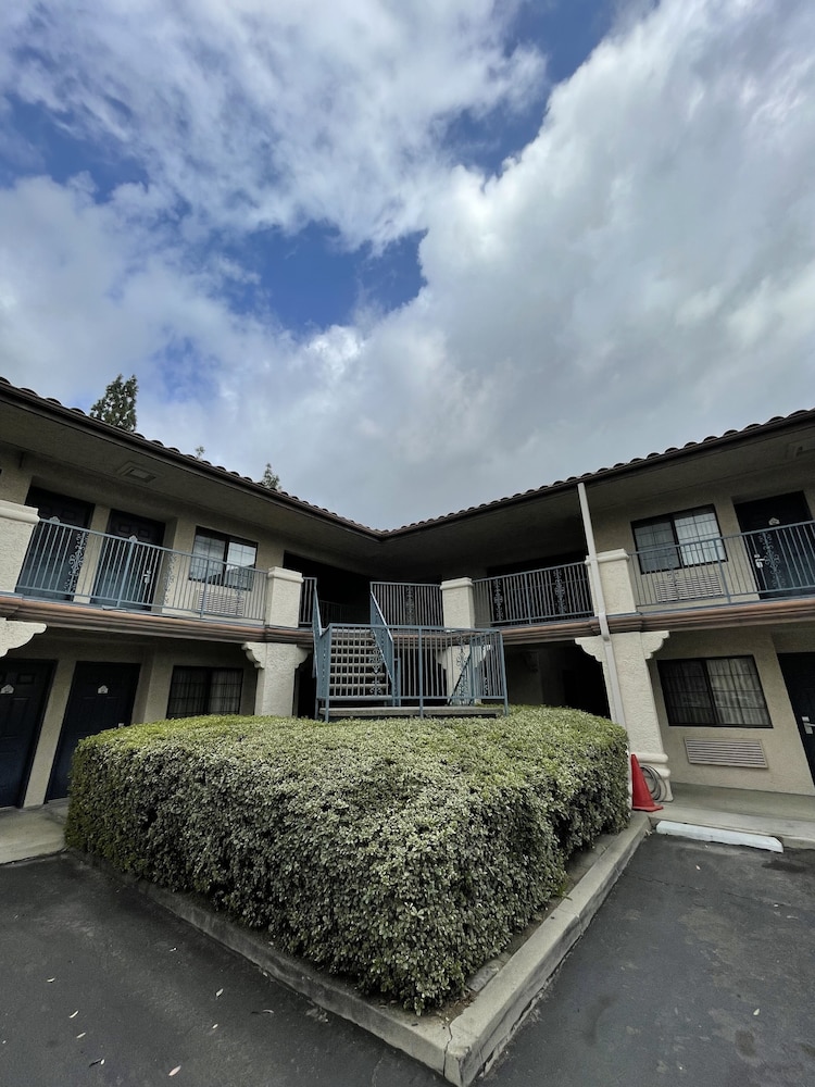 Chino Motel - photo 37